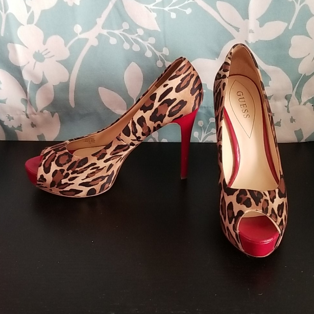 Guess Leopard & Red Heels Pumps 10